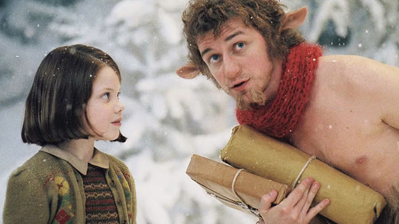 Lucy and Mr. Tumnus in the snow in The Chronicles of Narnia: The Lion, the Witch and the Wardrobe