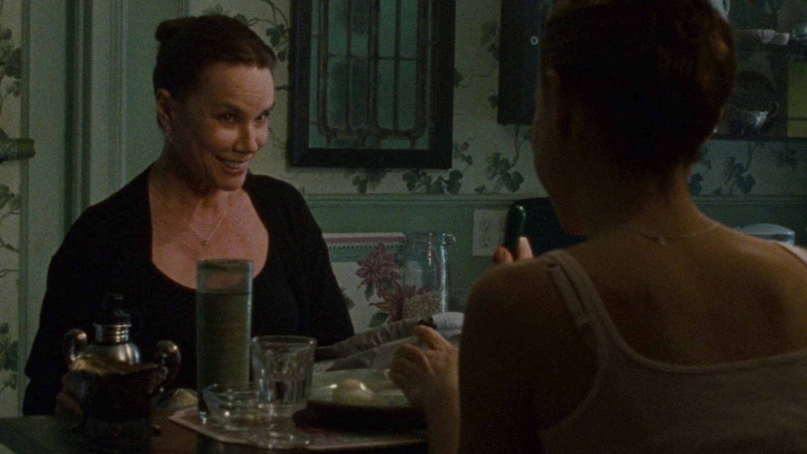 til Memo Atlas Interesting Movie Theory: What Is Going On Between Nina And Her Mom In 'Black  Swan'?
