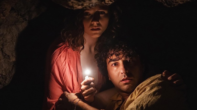 Thomasin McKenzie and Alex Wolff in Old