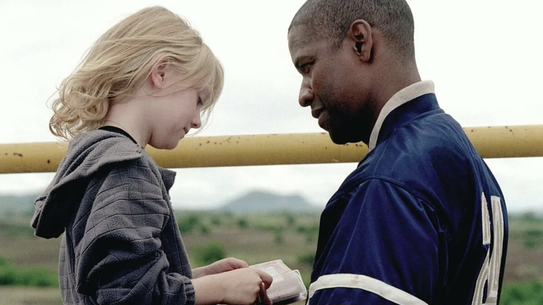 Homem em chamas na ponte Dakota Denzel