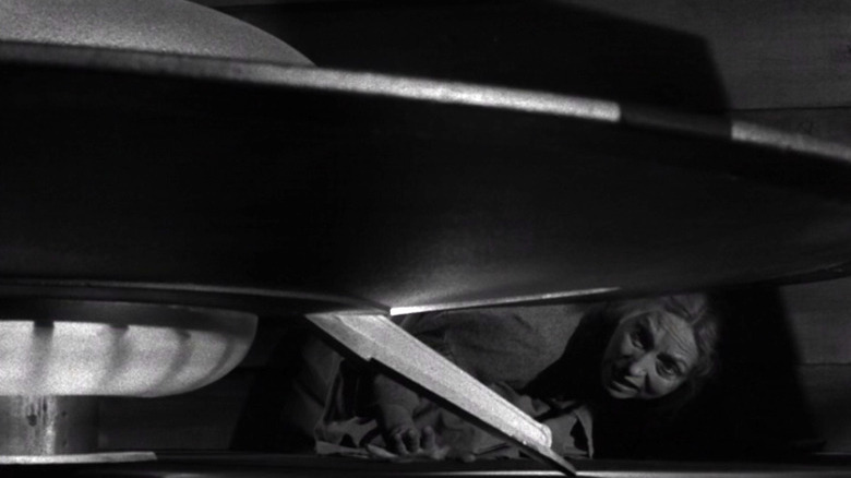 The Twilight Zone The Invaders Agnes Moorehead UFO