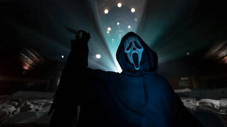 Ghostface brandishing a knife in Scream VI