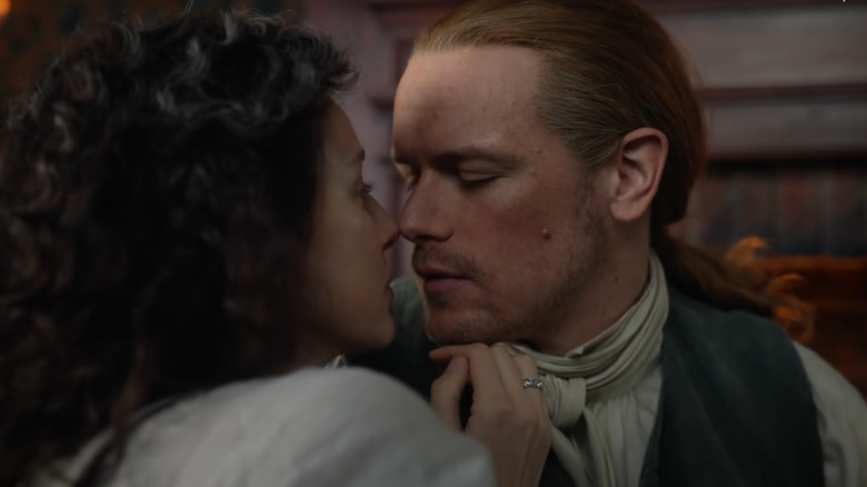 Caitríona Balfe and Sam Heughan in Outlander season 6