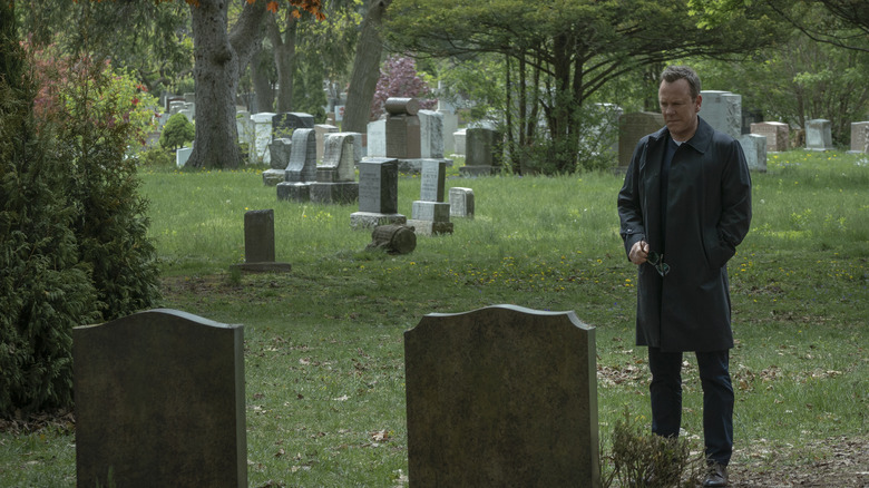 Kiefer Sutherland in Rabbit Hole cemetary