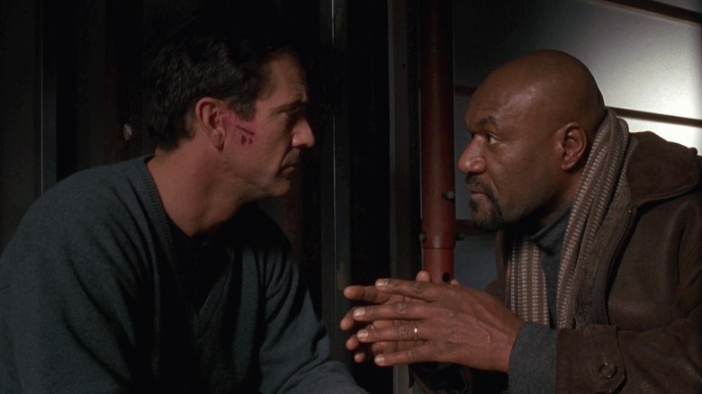 Mel Gibson and Delroy Lindo talk scratch on face