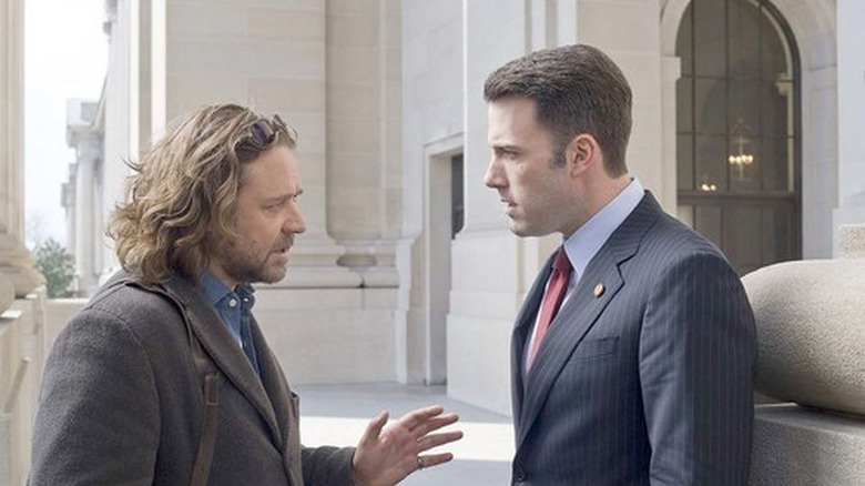 Russell Crowe talks to Ben Affleck