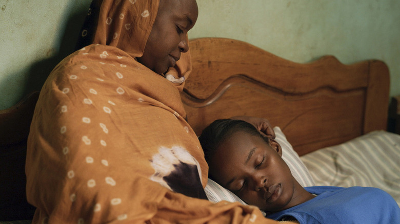 Achouackh Abakar Souleymane and Rihane Khalil Alio in Lingui: The Sacred Bonds