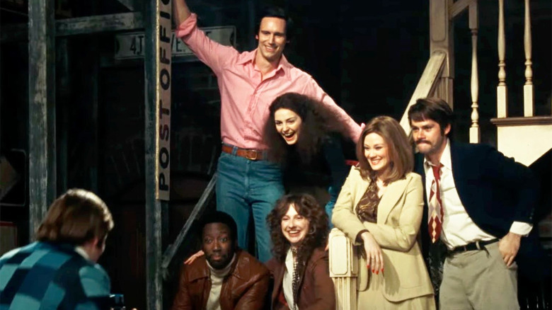 Saturday Night cast poses for classic SNL photo