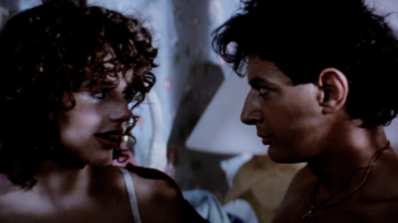 Geena Davis and Jeff Goldblum in "Earth Girls are Easy" (1988)
