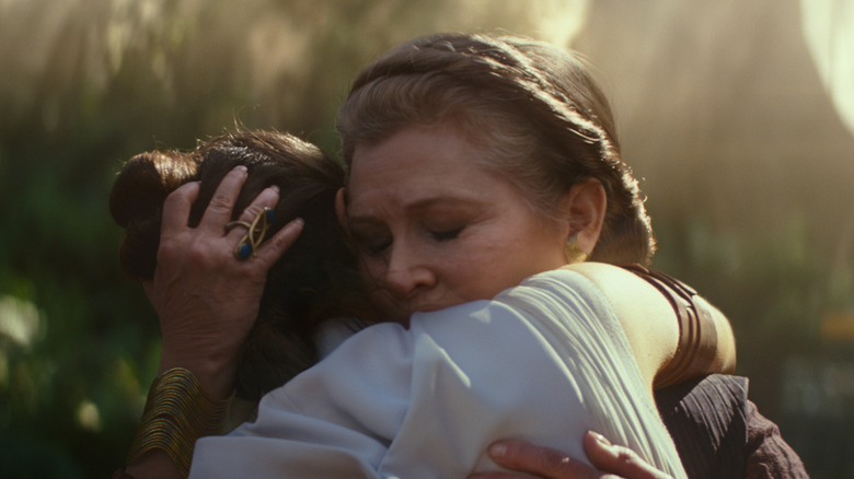 Leia hugs Rey
