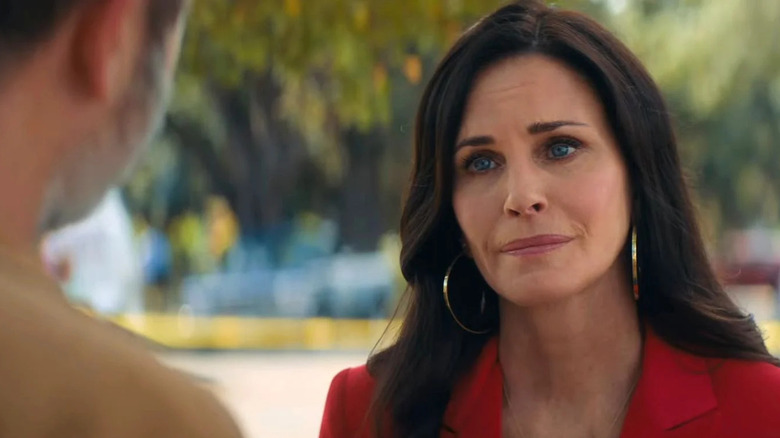 Gale Weathers (Courteney Cox) in Scream (2022)