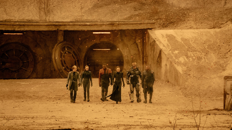 Rachel, Kacey Rohl as Svz, Kacey Rohl as Quasi, SAM Richardson as Quasi, Michelle Yeoh as Kazinsky, Omari Hardwick as Omari Hardwick, who roams a desert planet in Star Trek.