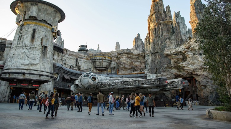 Star Wars Galaxy's Edge Millennium Falcon 