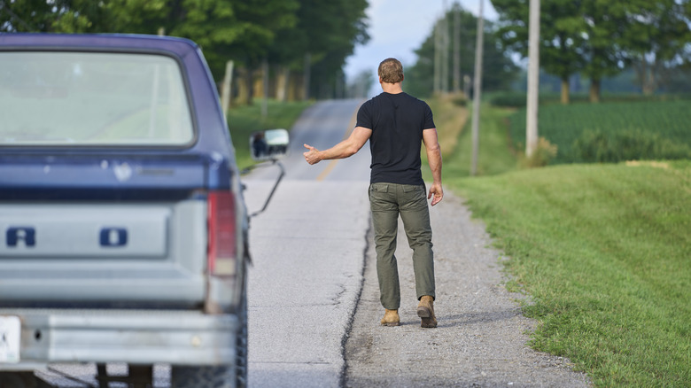 Reacher hitchhiking