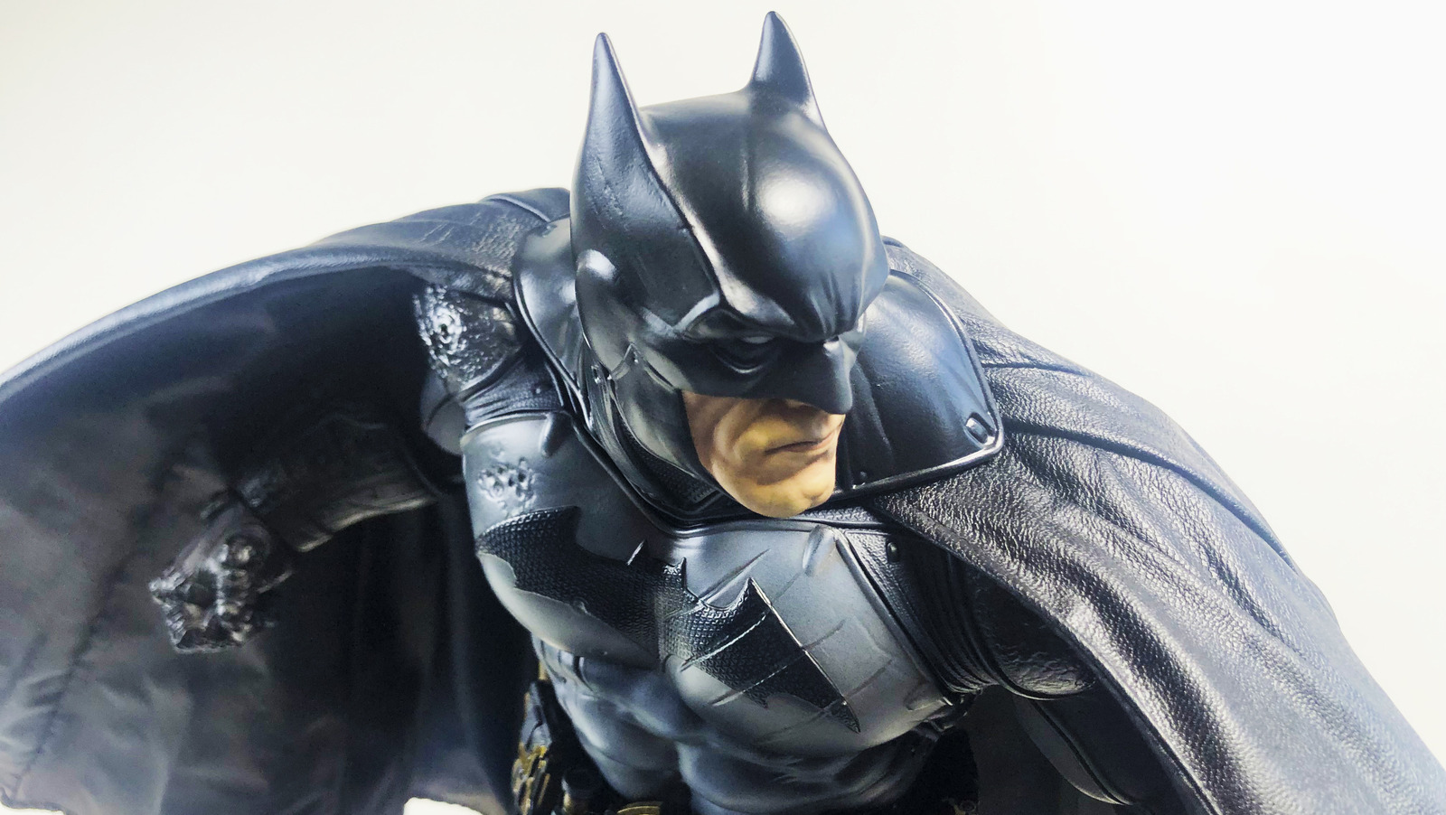 Sideshow's Batman Premium Format Statue Might Have The Best Batsuit Ever  Designed [Exclusive]