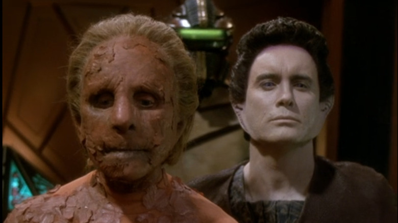 Salome Jens as the Female Changeling and Jeffrey Combs as Weyoun on Star Trek: Deep Space Nine