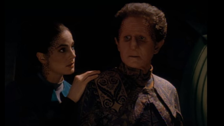 Still from Star Trek: Deep Space Nine - compassionate hand on shoulder