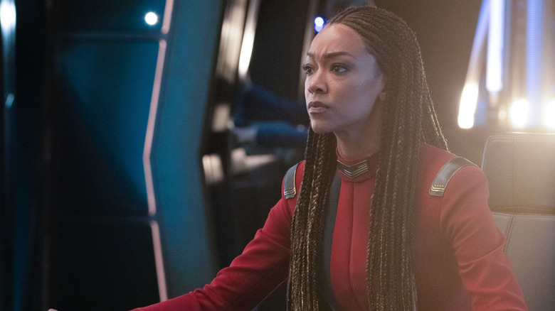 Capitán Burnham en su silla de capitán en Star Trek: Discovery