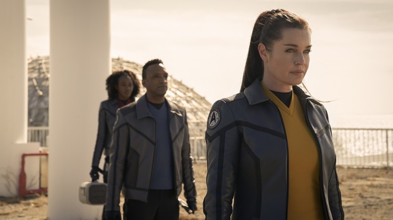 Rebecca Romijn's Una Chin-Riley hides personal secrets on Star Trek: Strange New Worlds