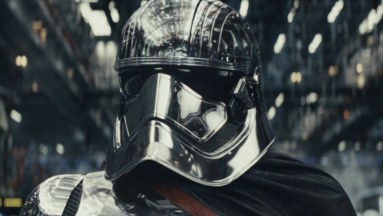 Star Wars' Gwendoline Christie Thinks Captain Phasma Secretly Had A ...