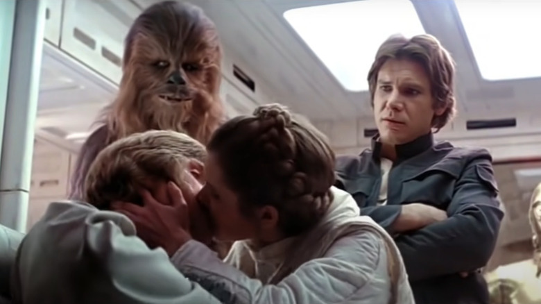 Leia kissing Luke