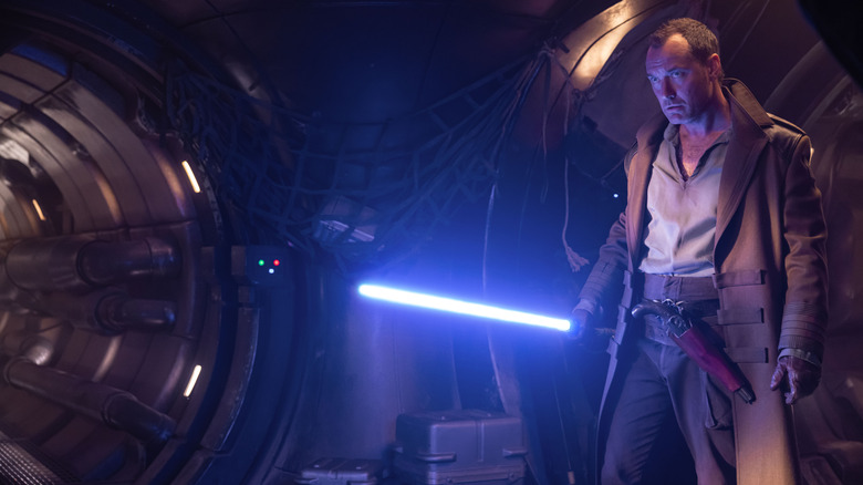 Jod holding a lightsaber in Skeleton Crew