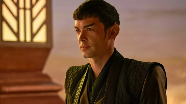 Strange New Worlds' Ethan Peck Still Hears Spock's Lines In Leonard ...