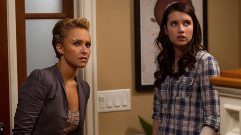 Scream 4 Hayden Panettiere and Emma Roberts