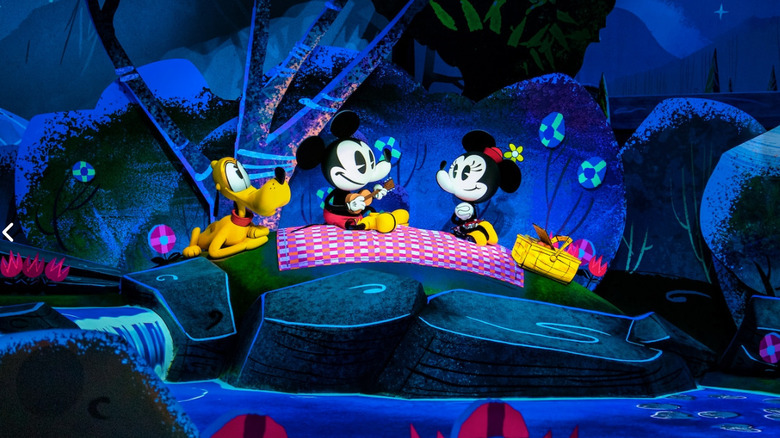 Mickey and Minnie enjoy a romantic picnic