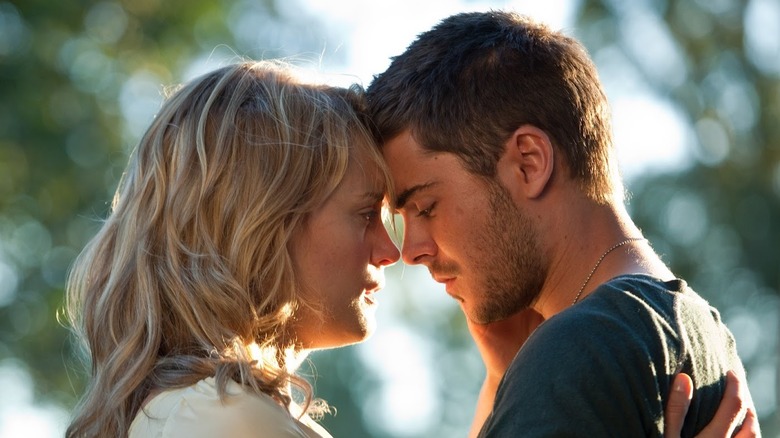 Taylor Schilling, Zac Efron in The Lucky One