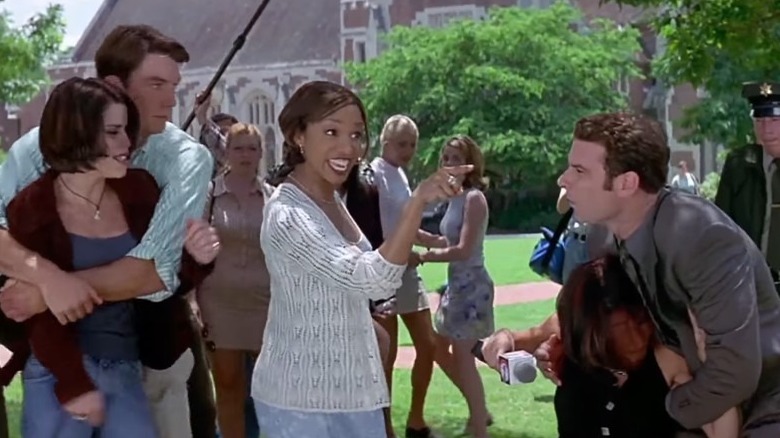 Scream 2 lawn fight