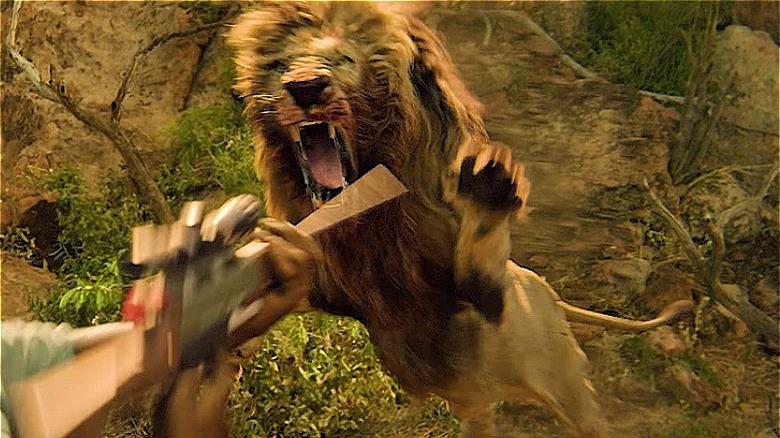 Lion attacks Idris Elba