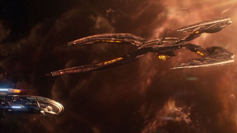 The Shrike bearing down on the Elios in Star Trek: Picard