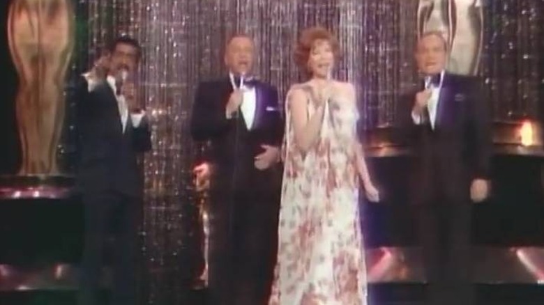 Sammy Davis Jr., Frank Sinatra, Shirley Maclaine, and Bob Hope singing at the 1975 Oscars