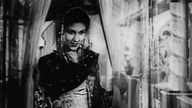 Madhubala as Kamini in Mahal