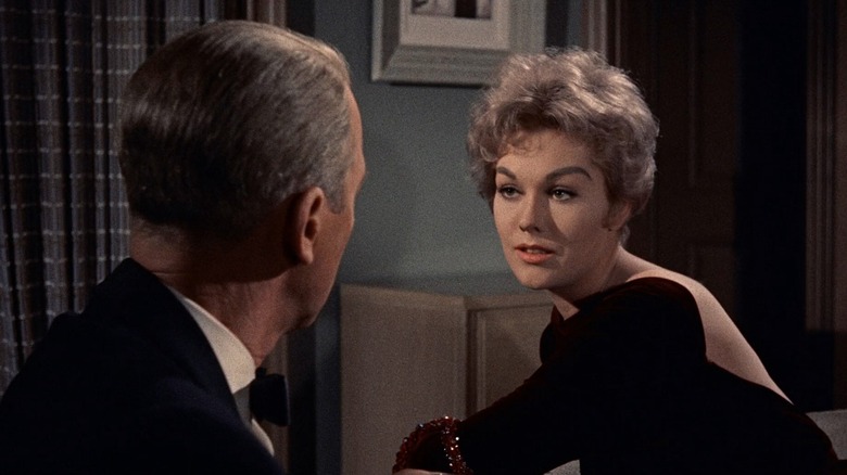 Kim Novak seduces James Stewart