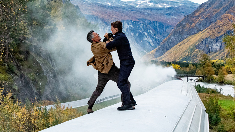 Esai Morales and Tom Cruise are really on a train