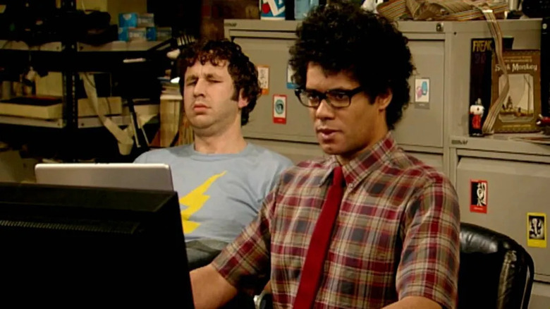 The IT Crowd Roy looks at Maurice on the computer