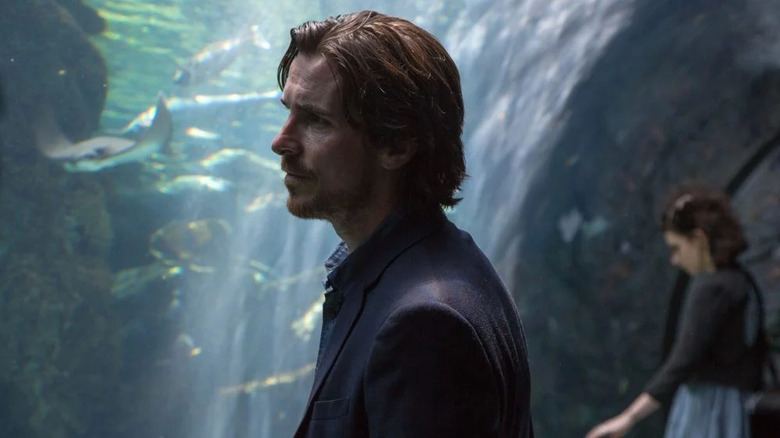 Christian Bale in aquarium Knight of Cups