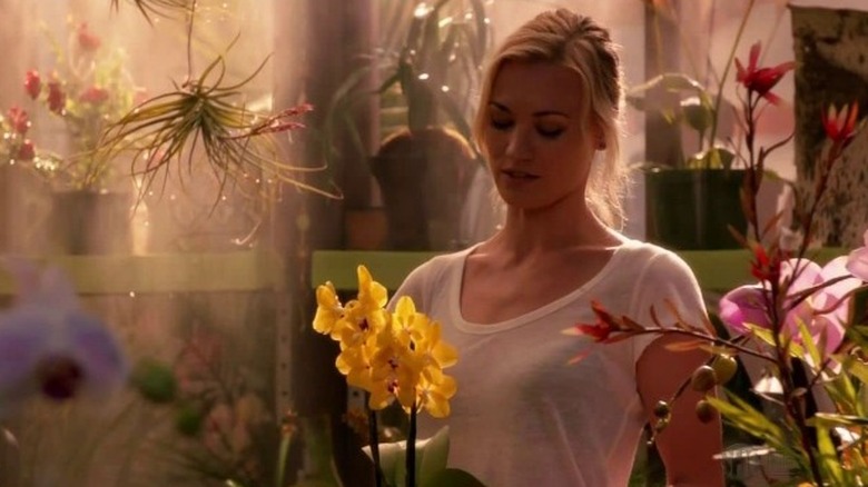 Yvonne Strahovski flowers greenhouse Dexter