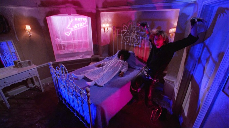 Jim Carrey dancing in music video