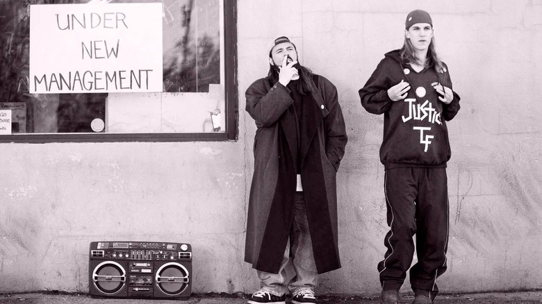 Jay and Silent Bob outside store