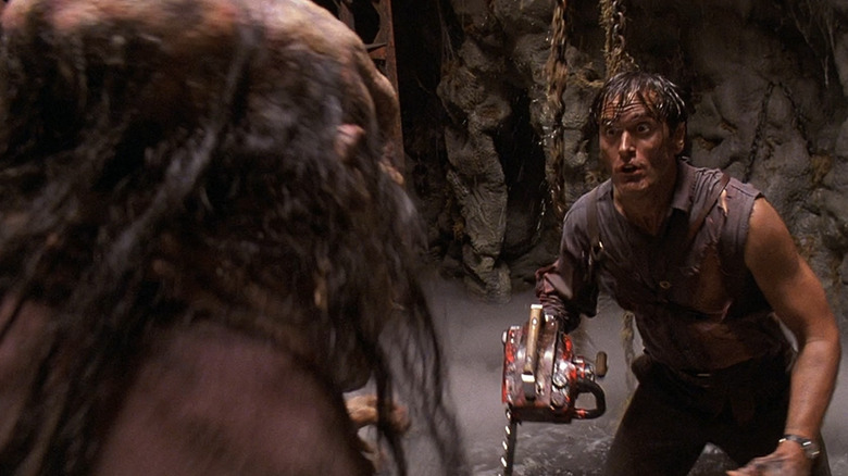 Ash Army of Darkness Bruce Campbell Raimi fight demon chainsaw
