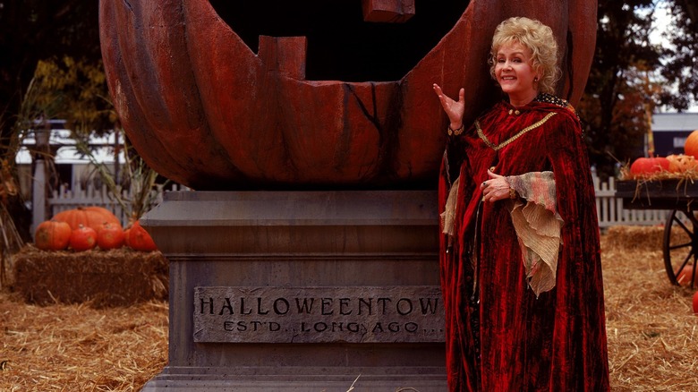 debbie reynolds halloweentown pumpkin movie