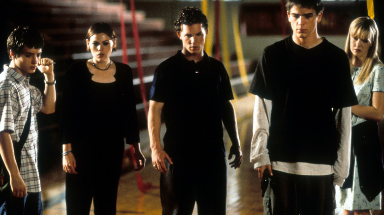 the faculty josh hartnett, elijah wood, clea duvall, laura harris, and shawn hatosy staring