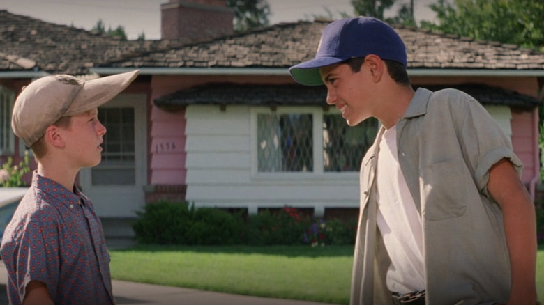 Tom Guiry as Scotty Smalls talks with Mike Vitar as Benny Rodriguez in The Sandlot