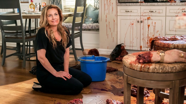 Drew Barrymore in "Santa Clarita Diet" cleans blood