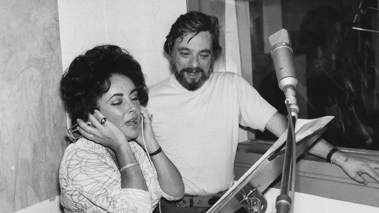 Elizabeth Taylor singing "Send in the Clowns" with Sondheim