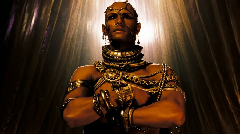 Rodrigo Santoro as Xerxes in 300, draped in gold jewelry