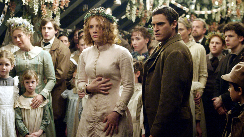 Bryce Dallas Howard and Joaquin Phoenix